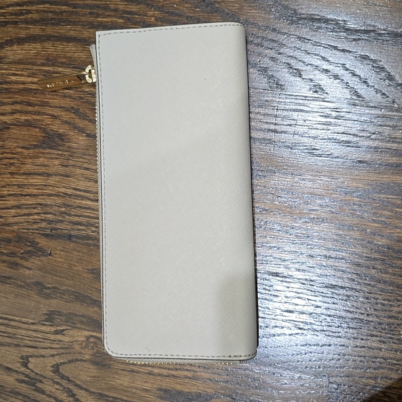 Michael Kors wallet - Picture 2 of 6